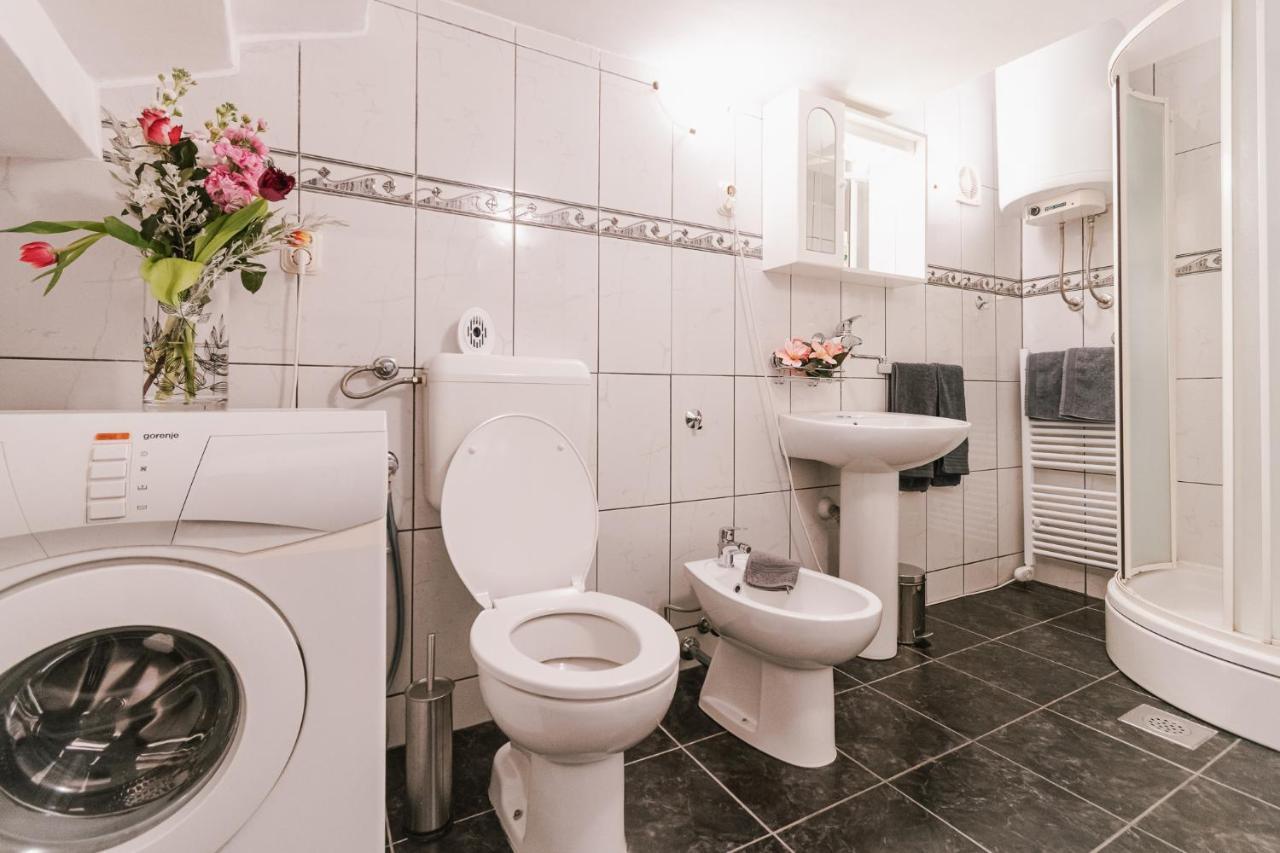 Arya Apartment Шибеник Екстер'єр фото