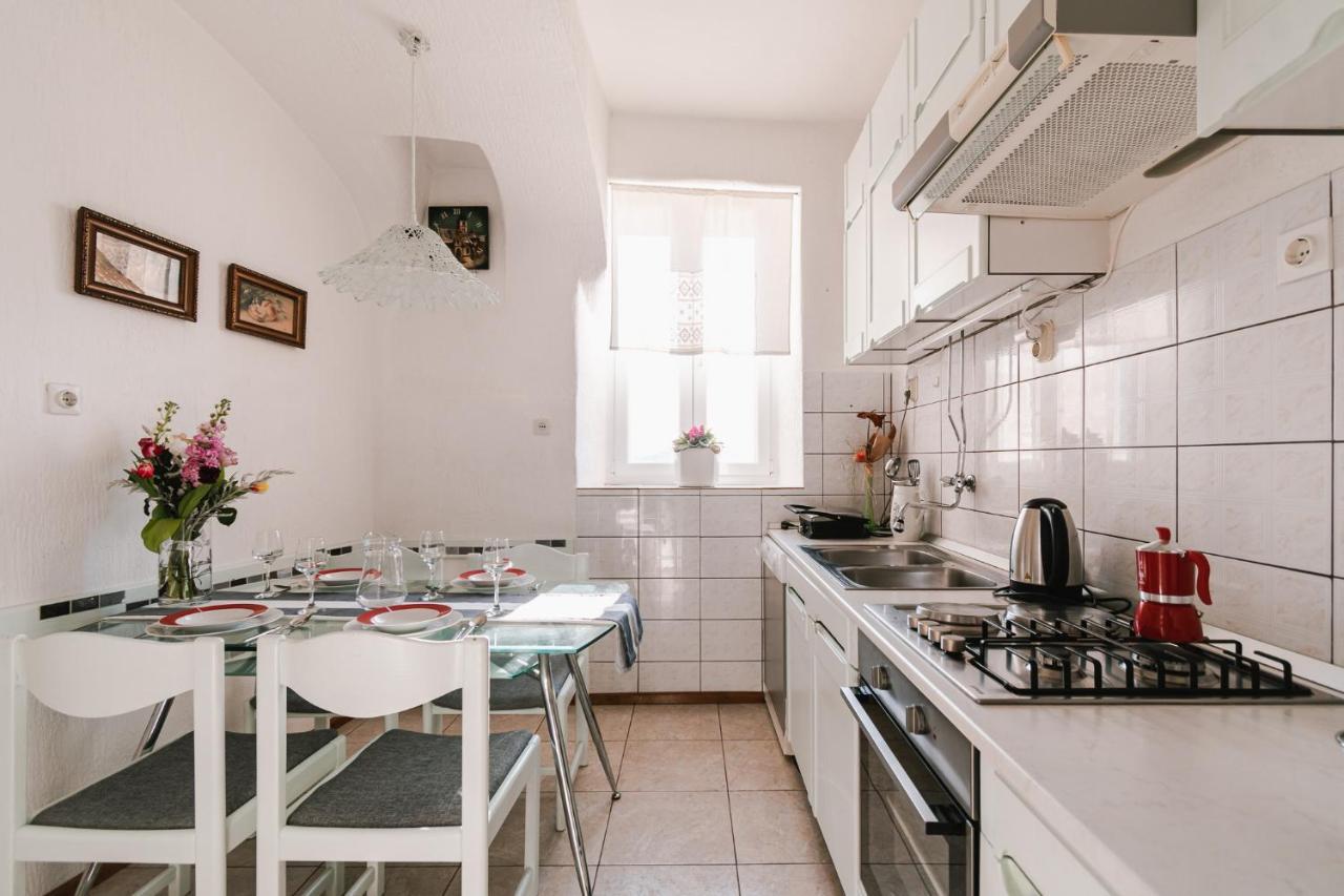 Arya Apartment Шибеник Екстер'єр фото