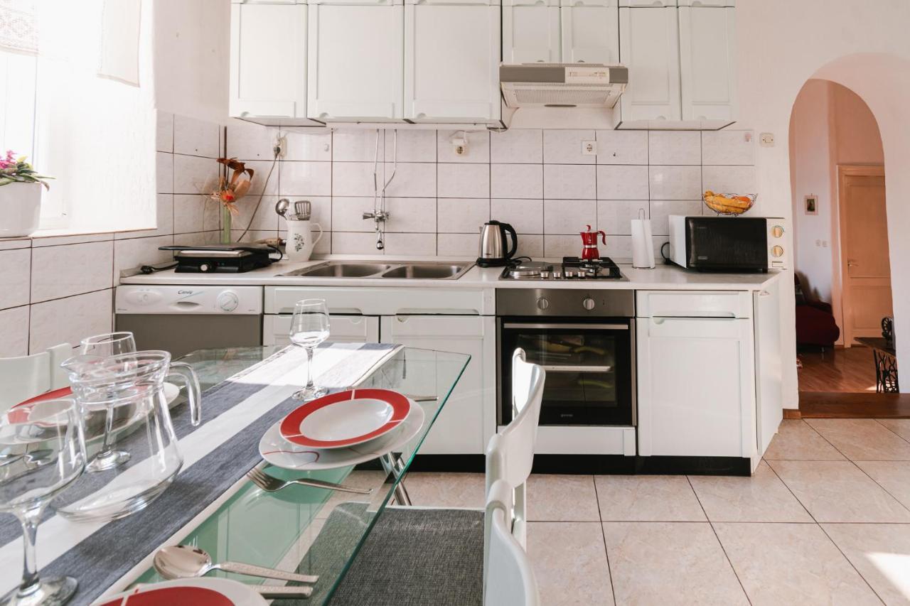 Arya Apartment Шибеник Екстер'єр фото
