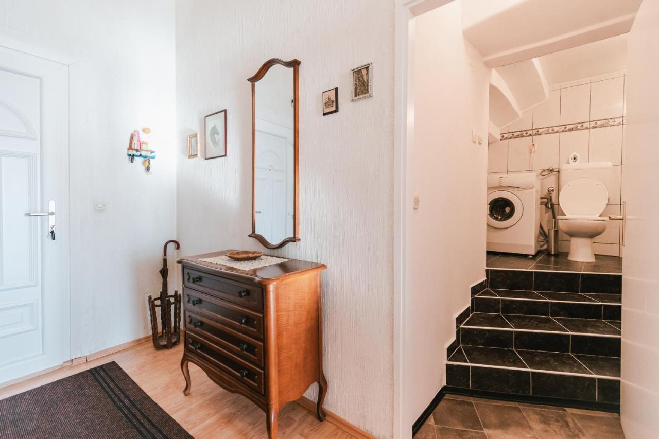 Arya Apartment Шибеник Екстер'єр фото